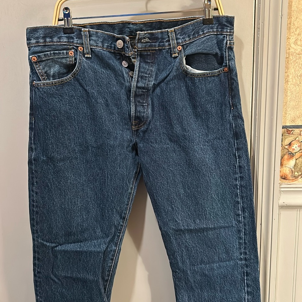 Men’s Levi 501  W33L32 button fly